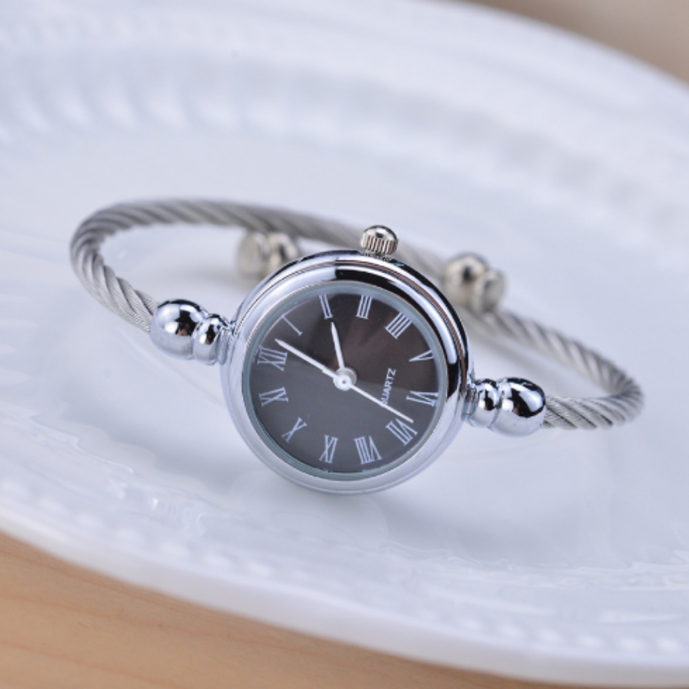 [NEW] 4 Styles Simple Bracelet Watch - Picture 2 of 8
